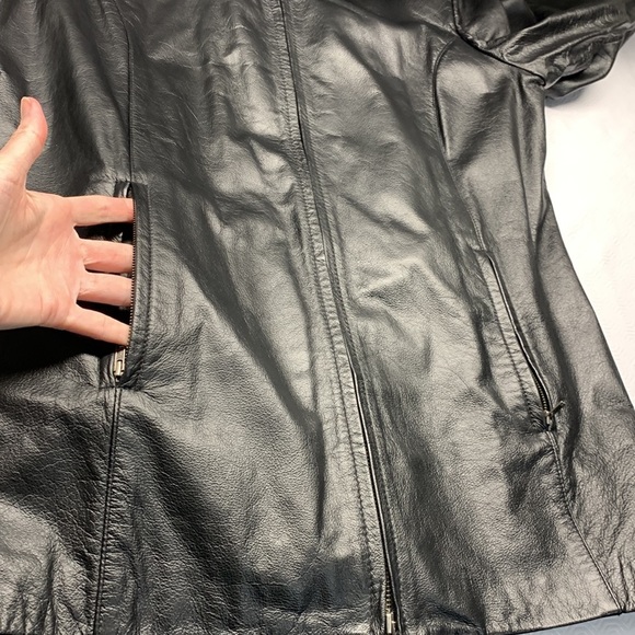 **HOST PICK** Danier Leather Jacket - Picture 3 of 14